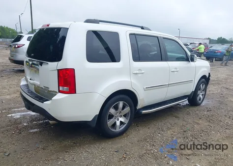 2015 Honda Pilot Touring z USA, uszkodzony, nr VIN 5FNYF4H91FB053621